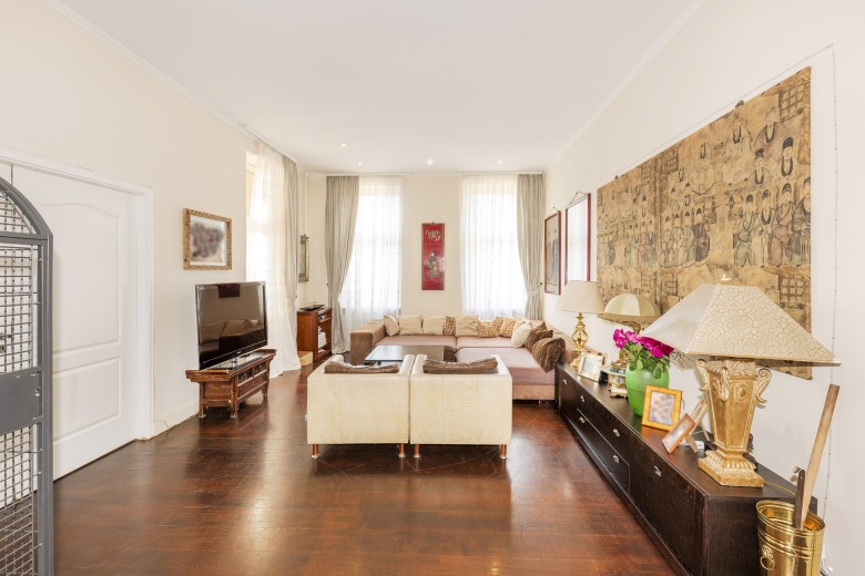 Herrschaftliche Altbau nähe Roseneck